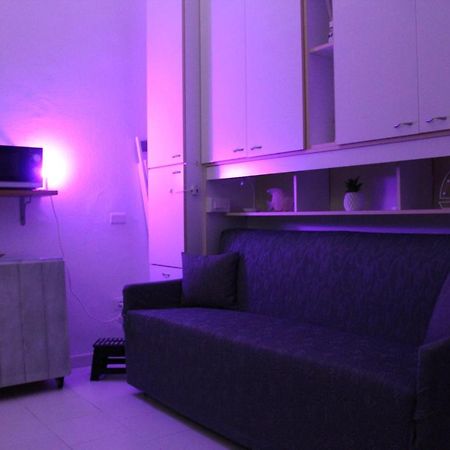 La Casa Ridente : Ischia Porto Apartment Luaran gambar