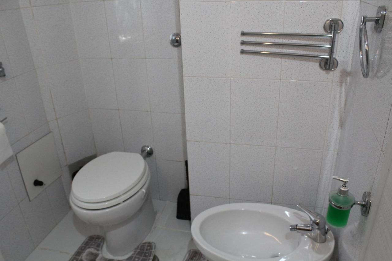 La Casa Ridente : Ischia Porto Apartment Luaran gambar
